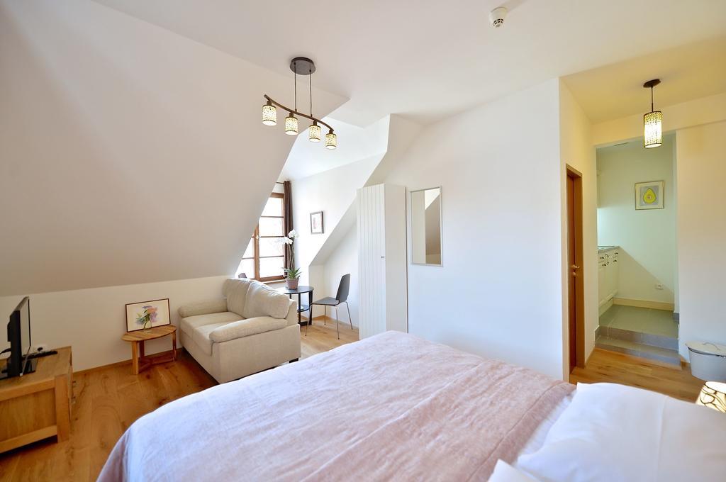 Old Town Boutique Apartments Прага Стая снимка