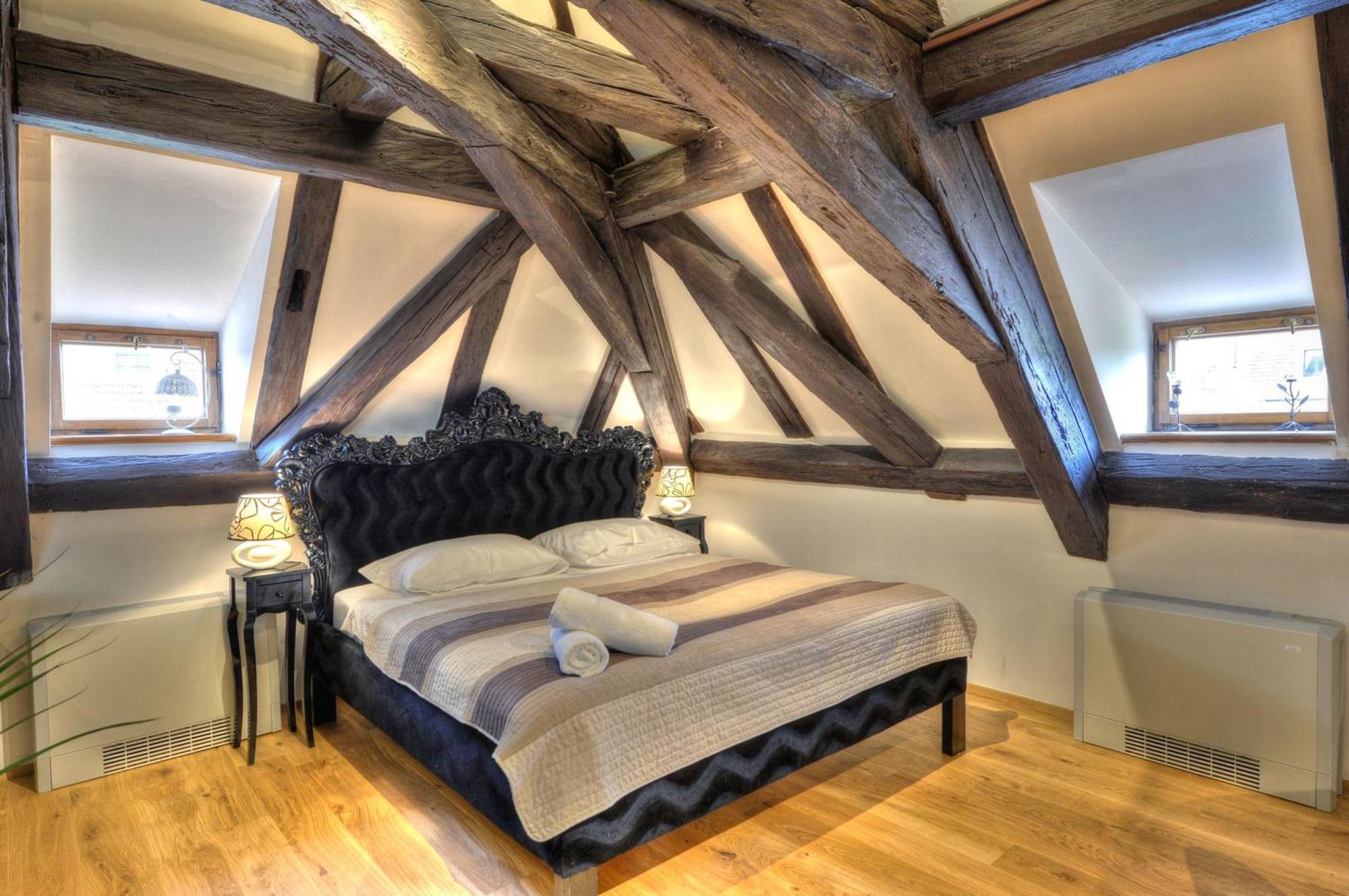 Old Town Boutique Apartments Прага Стая снимка