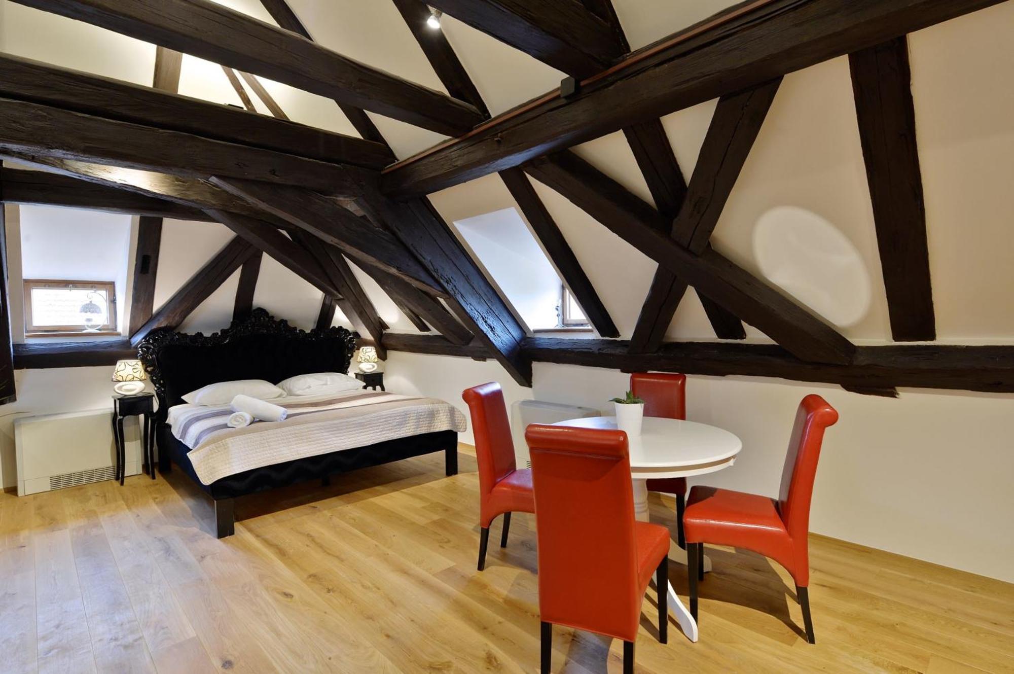 Old Town Boutique Apartments Прага Стая снимка