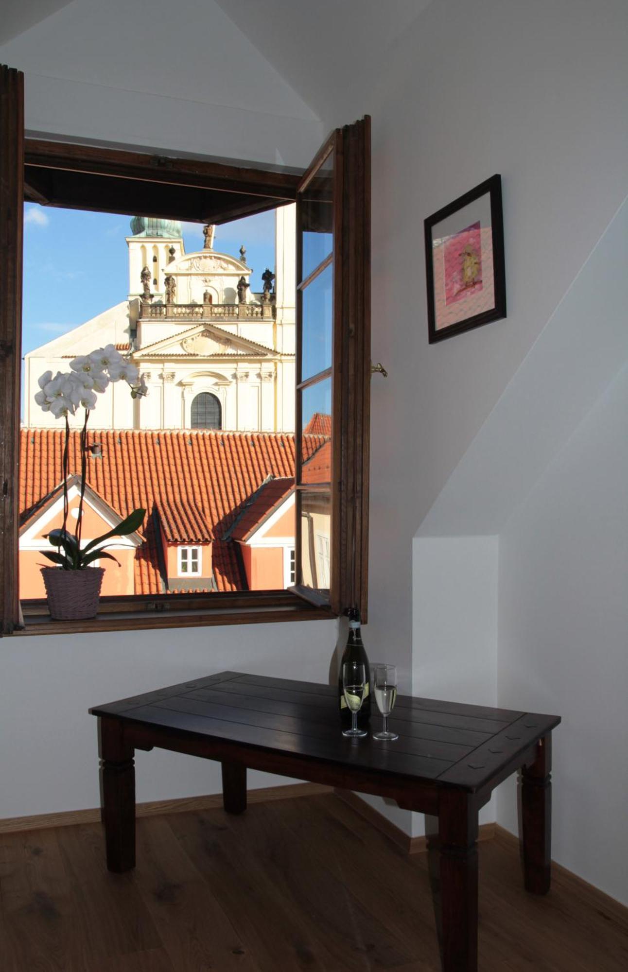 Old Town Boutique Apartments Прага Стая снимка