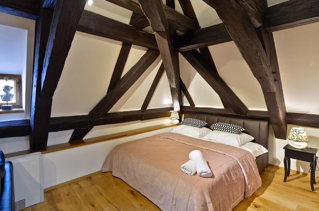 Old Town Boutique Apartments Прага Стая снимка